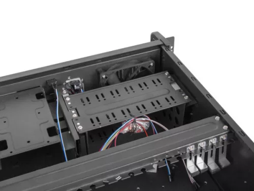Lanberg SC01-4504-10B 19" 4U SZÉL:430mm MÉLY:450mm MAG:177mm táp nélküli rack szerver ház