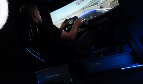 Mercedes-AMG PETRONAS Formula One Team Sim Racing szimulátor váz